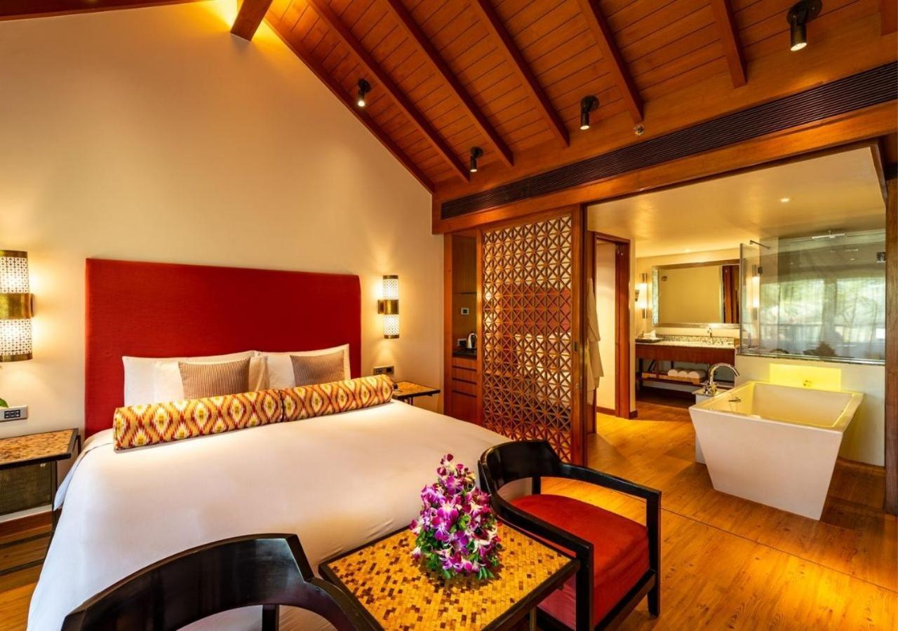 King Loft Room with Balcony - Complimentary Gonsua beach shuttle service